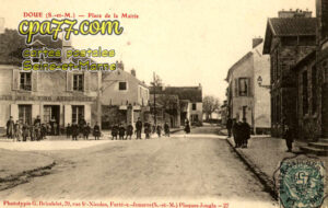 Doue (Seine-et-Marne) - Place de la Mairie
