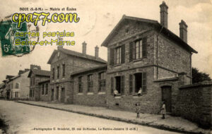 Doue (Seine-et-Marne) - Mairie et Ecoles