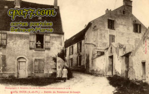 Doue (Seine-et-Marne) - Entrée du Pensionnat St-Joseph