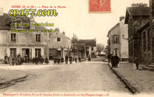 Doue (Seine-et-Marne) - Place de la Mairie