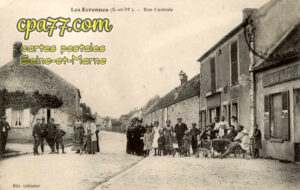 Les Écrennes (Seine-et-Marne) - Rue Centrale