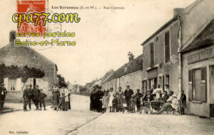 Les Écrennes (Seine-et-Marne) - Rue Centrale