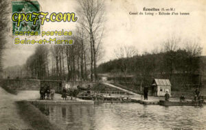 Écuelles (Seine-et-Marne) - Canal du Loing – Eclusée d&rsquo;un bateau
