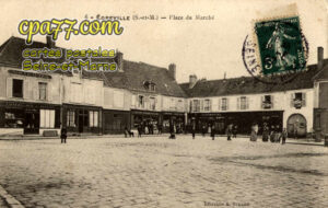 Égreville (Seine-et-Marne) - Place du Marché