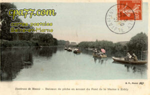 Esbly (Seine-et-Marne) - Bateaux de pêche en amont du Pont de la Marne