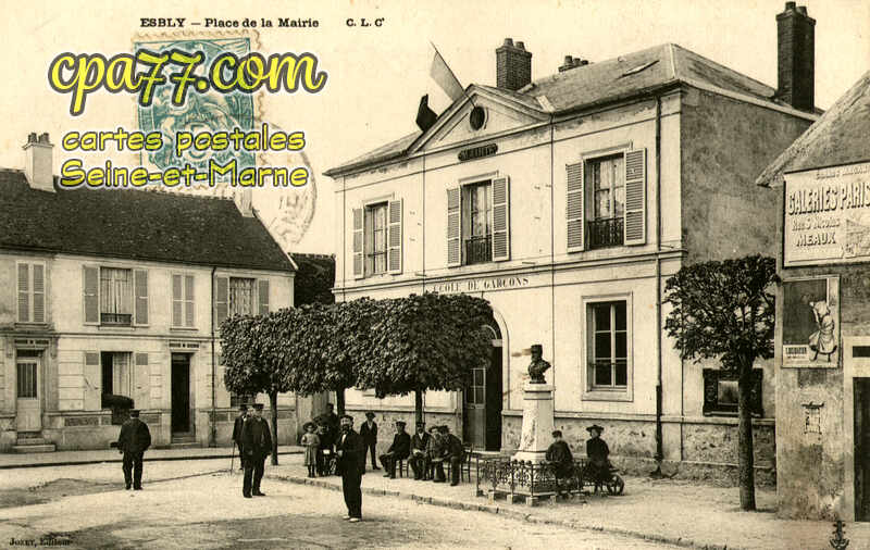 Esbly (Seine-et-Marne) - Place de la Mairie