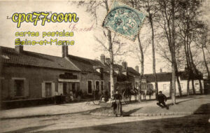Esmans (Seine-et-Marne) - La Place et le Bureau de Tabac