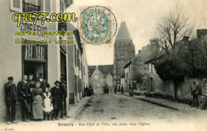 Étrépilly (Seine-et-Marne) - Rue Chef de Ville, vue prise vers l&rsquo;Eglise