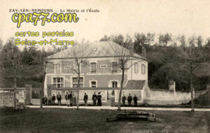 Fay Lès Nemours (Seine-et-Marne) - La Mairie et l&rsquo;Ecole