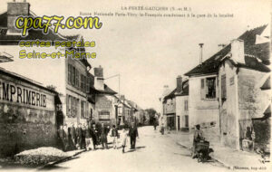 La Ferté Gaucher (Seine-et-Marne) - Route Nationale Paris-Vitry-le-François conduisant à la gare de la localité