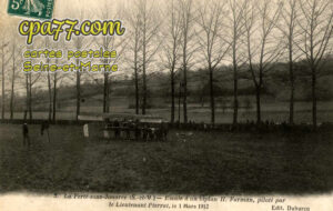 La Ferté Sous Jouarre (Seine-et-Marne) - Escale d&rsquo;un biplan H. Farman, piloté par le Lieutenant Pierrat, le 1 Mars 1912