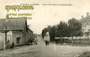 Fleury En Bière (Seine-et-Marne) - Place des Fêtes et Grande Rue