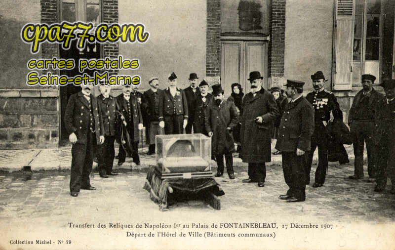 Fontainebleau (Seine-et-Marne) - Transfert des Reliques de Napoléon 1er au Palais de Fontainebleau, 17 Décembre 1907 – Départ de l&rsquo;Hôtel de Ville (Bâtiments communaux)