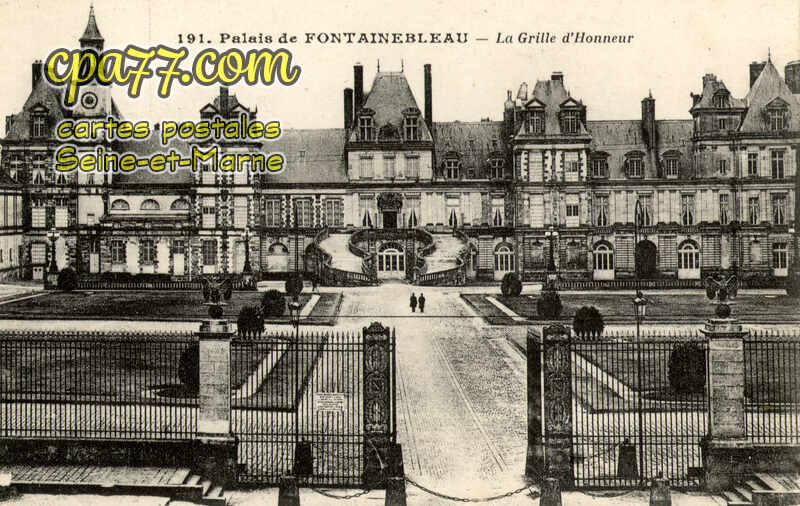 Fontainebleau (Seine-et-Marne) - Palais de Fontainebleau – La Grille d&rsquo;Honneur
