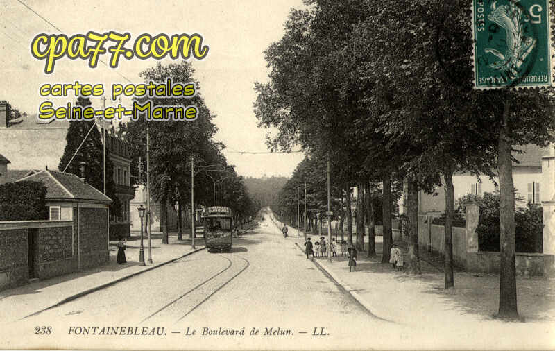 Fontainebleau (Seine-et-Marne) - le Boulevard de Melun