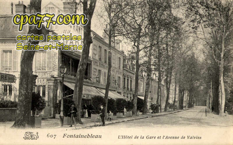 Fontainebleau (Seine-et-Marne) - L&rsquo;Hôtel de la Gare et l&rsquo;Avenue de Valvins