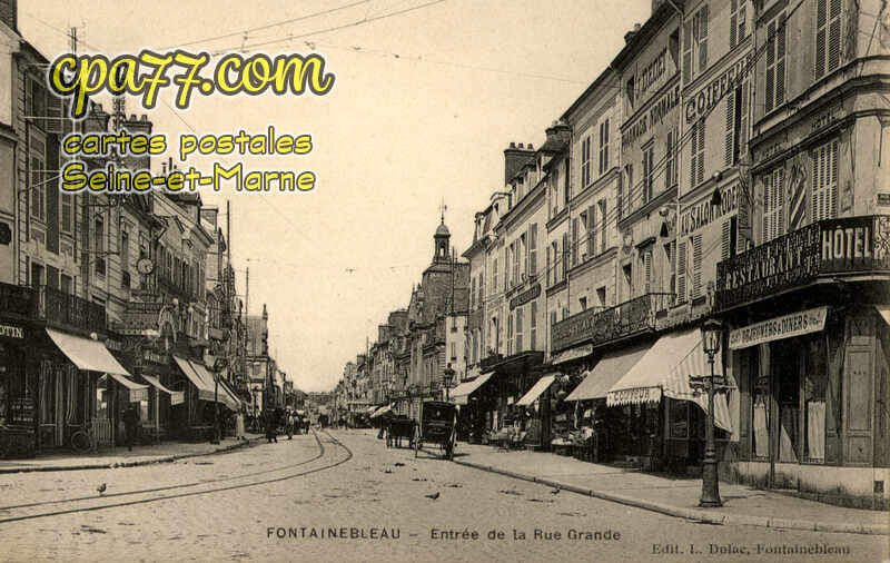 Fontainebleau (Seine-et-Marne) - Entrée de la Grande Rue