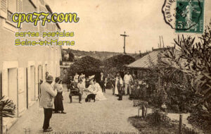 Fontaine Le Port (Seine-et-Marne) - Les Jardins du Restaurant Godin