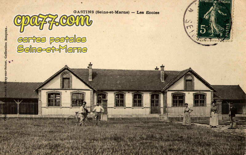 Gastins (Seine-et-Marne) - Les Ecoles