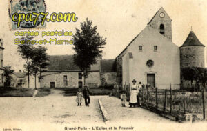 Grandpuits Bailly Carrois (Seine-et-Marne) - L&rsquo;Eglise et la Pressoir