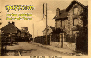 Gretz Armainvilliers (Seine-et-Marne) - Cité et Réservoir