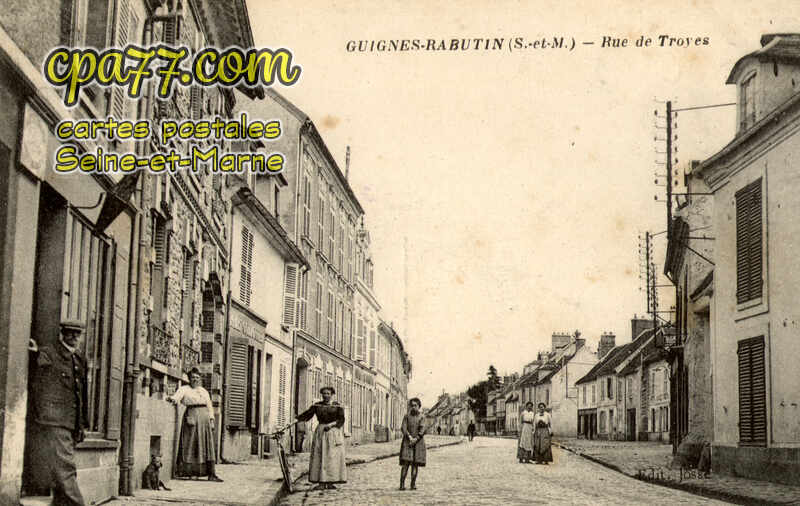 Guignes Rabutin (Seine-et-Marne) - Rue de Troyes