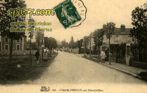 Héricy (Seine-et-Marne) - L&rsquo;Entrée d&rsquo;Héricy, par Fontainebleau