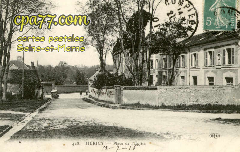 Héricy (Seine-et-Marne) - Place de l&rsquo;Eglise