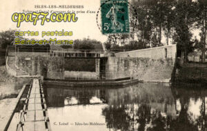 Isles Lès Meldeuses (Seine-et-Marne) - Ecluse et canal d&rsquo;amener de la prise d&rsquo;eau