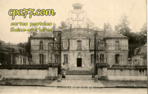 Jossigny (Seine-et-Marne) - La Grille du Château