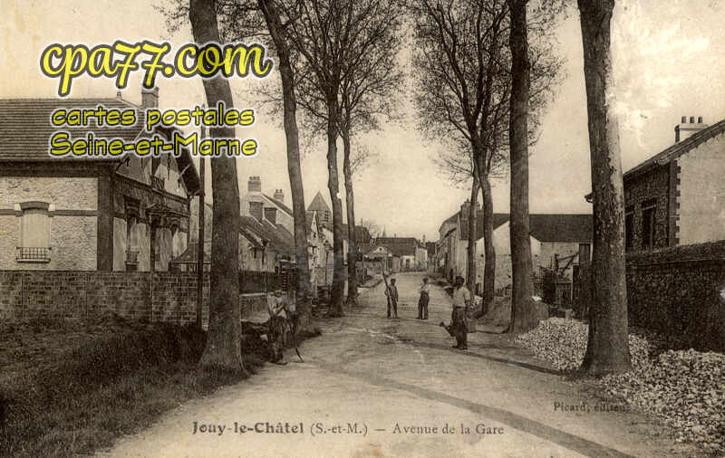 Jouy Le Châtel (Seine-et-Marne) - Avenue de la Gare