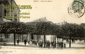 Juilly (Seine-et-Marne) - Place de la Mairie