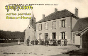 Jutigny (Seine-et-Marne) - La Mairie et les Ecoles – Sortie des Eleves