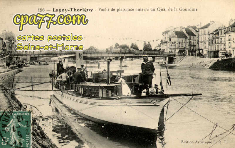 Lagny Sur Marne (Seine-et-Marne) - Yacht de plaisance amarré au Quai de la Gourdine