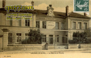 Larchant (Seine-et-Marne) - La Mairie et l&rsquo;Ecole