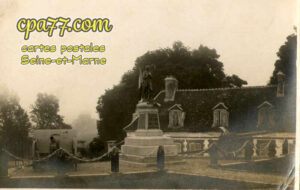 Lescherolles (Seine-et-Marne) - Monument aux Morts