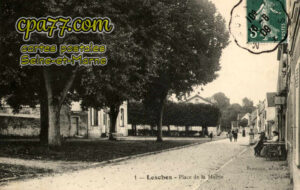 Lesches (Seine-et-Marne) - Place de la Mairie