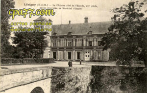 Lésigny (Seine-et-Marne) - Le Château côté de l&rsquo;entrée, XVIe siècle, ayant appartenu au Maréchal d&rsquo;Ancre