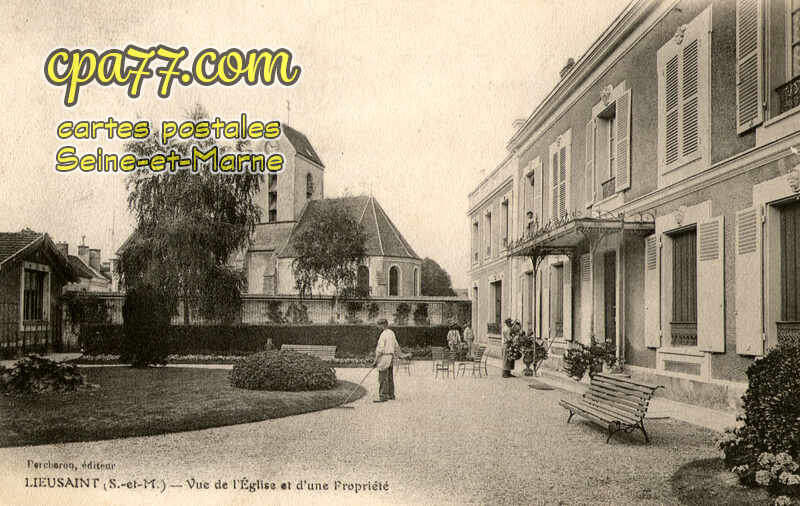 Lieusaint (Seine-et-Marne) - Vue de l&rsquo;Eglise et d&rsquo;une Propriété