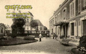 Lieusaint (Seine-et-Marne) - Vue de l&rsquo;église et d&rsquo;une propriété