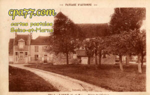 Lissy (Seine-et-Marne) - Paysage d&rsquo;automne – Place de l&rsquo;église