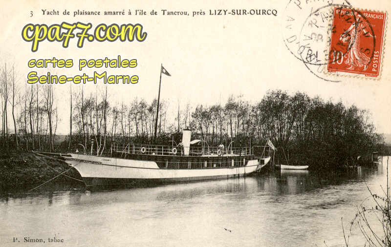 Lizy Sur Ourcq (Seine-et-Marne) - Yacht de plaisance amarré à l&rsquo;ile de Tancrou