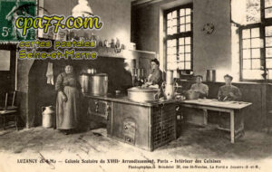 Luzancy (Seine-et-Marne) - Colonie Scolaire du XVIII° Arrondissement – Paris – Intérieur des Cuisines