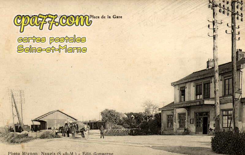 Maison Rouge En Brie (Seine-et-Marne) - Place de la Gare