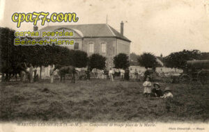 Mareuil Lès Meaux (Seine-et-Marne) - Campement de troupes place de la Mairie