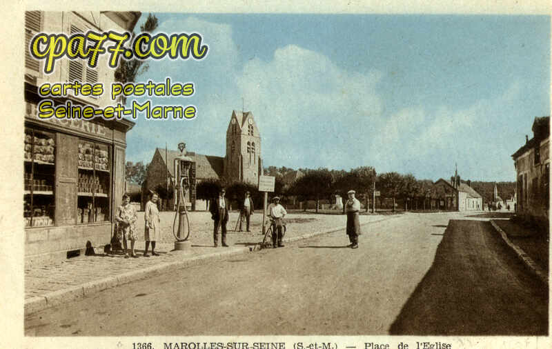 Marolles Sur Seine (Seine-et-Marne) - Place de l&rsquo;Eglise