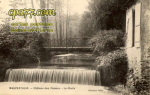 Mauperthuis (Seine-et-Marne) - Château des Coteaux – Le Glacis