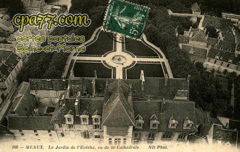 Meaux (Seine-et-Marne) - Le Jardin de l&rsquo;Evêché, vu de la Cathédrale