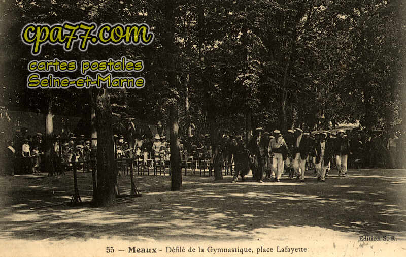 Meaux (Seine-et-Marne) - Défilé de la Gymnastique, Place Lafayette
