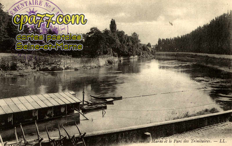 Meaux (Seine-et-Marne) - Vue sur la Marne et le Parc des Trinitaires